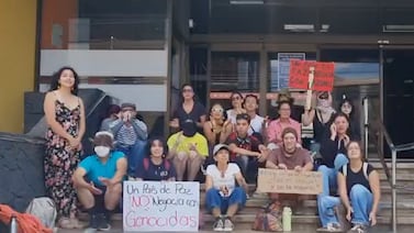 ‘Silenciar voces nunca será el camino’: PLN se pronuncia tras detención de estudiantes en traspaso de Laura Fernández