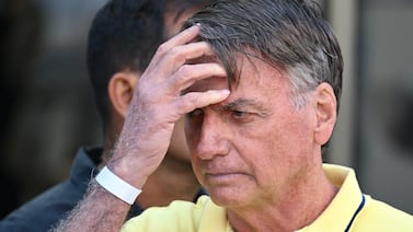 Corte Suprema de Brasil rechaza pedido de prisión domiciliaria de Jair Bolsonaro pese a hospitalización