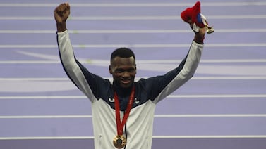 Sherman Guity aprobó con buena nota su primera experiencia en una pista cubierta