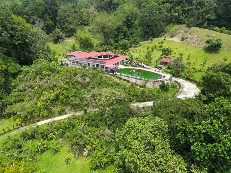 Rüdiger Schickhaus utilizó las redes sociales para ofrecer la hermosa propiedad en la que vivía junto a su esposa Manuela Daxer. Foto: Tomada de redes sociales