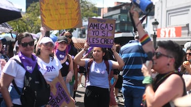 Marcha 8M: Cientos de mujeres, de todas las edades, marcharon contra la violencia machista