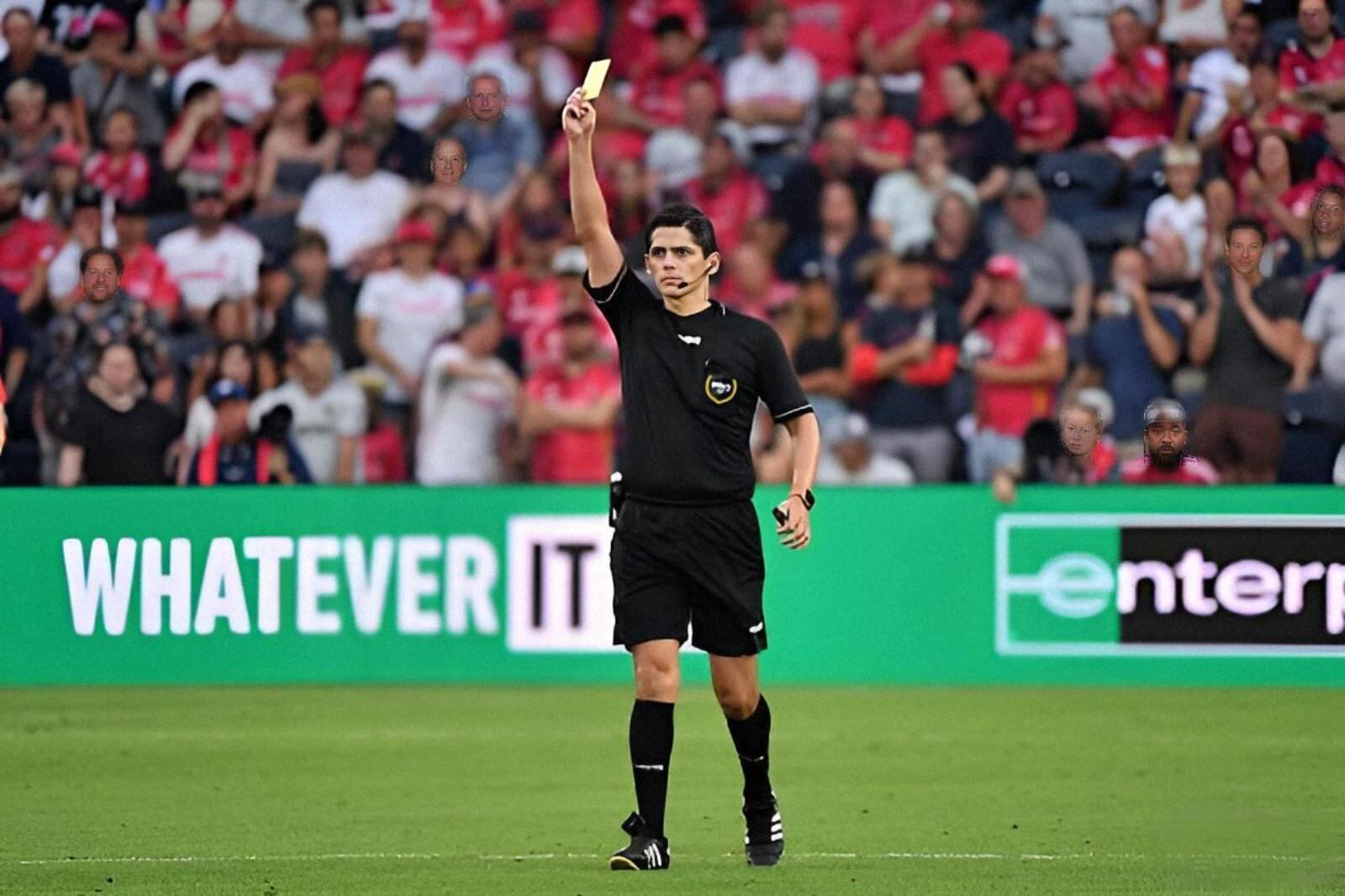 Hijo de un exárbitro, debutó en primera división con 22 años, obtuvo el gafete de la FIFA a los 25 años, participó en Rusia 2018 y ahora pita en la MLS; esta es la historia de Ricardo Montero, el primer árbitro legionario