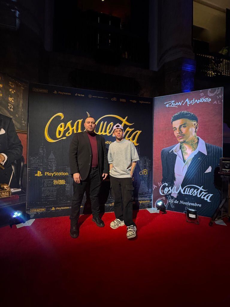 Fabián Jiménez y el creador de contenido Corney estuvieron en Brooklyn para el lanzamiento del disco Cosa Nostra de Rauw Alejandro.