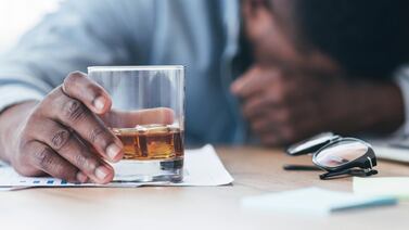 ¿Problemas de alcoholismo en el trabajo? IAFA ofrece orientación a las empresas