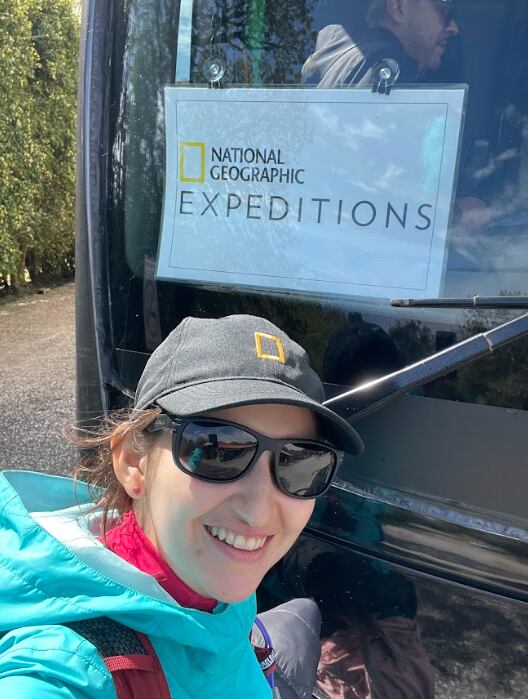 Gil-Acevedo utiliza yogur con espirulina (una microalga comestible) en sus talleres para demostrar los beneficios del consumo de estos microorganismos.