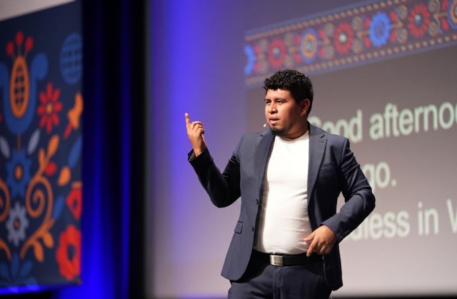 El ingeniero Ariel Ramos cuenta que su trayectoria ha sido éxitosa tras graduarse de una universidad privada. Cuenta que eligió esa opción de estudios porque necesitaba trabajar.
