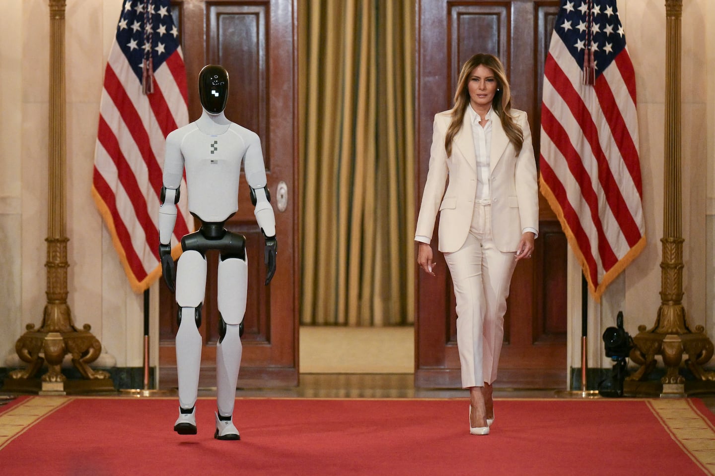 Melania Trump presentó a su primer invitado humanoide en la Casa Blanca