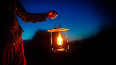 Más luz, menos respuestas: el fracaso de las universidades ante la lectura