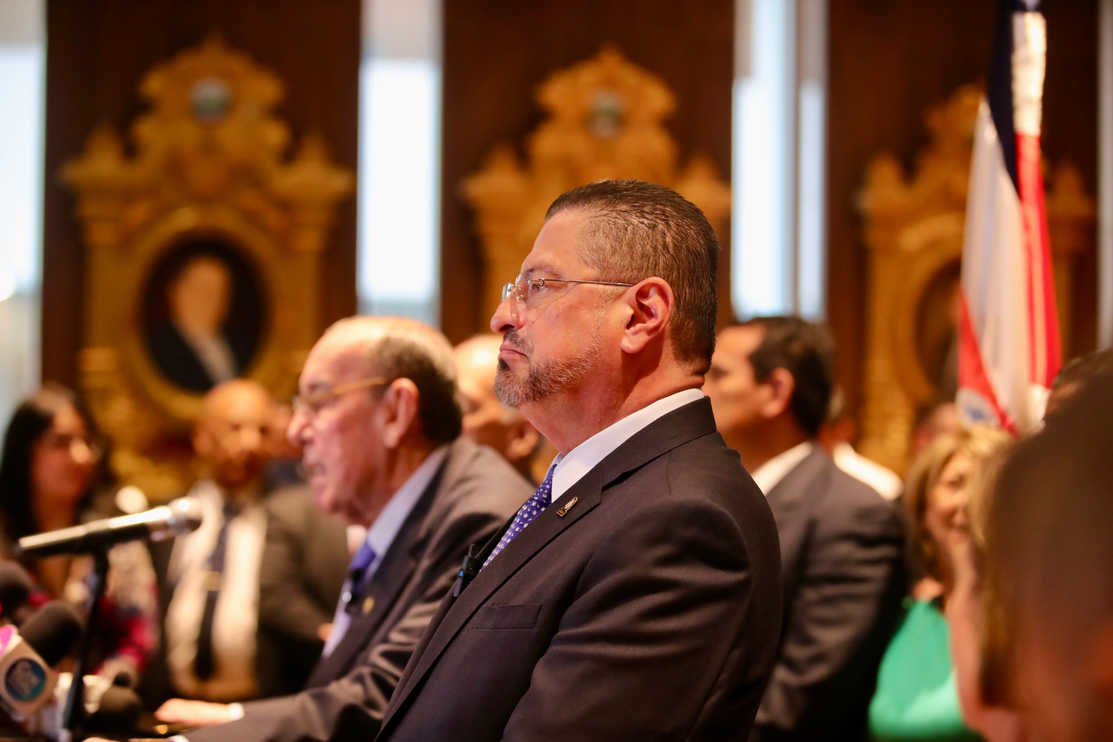 Reunión de supremos poderes para seguridad