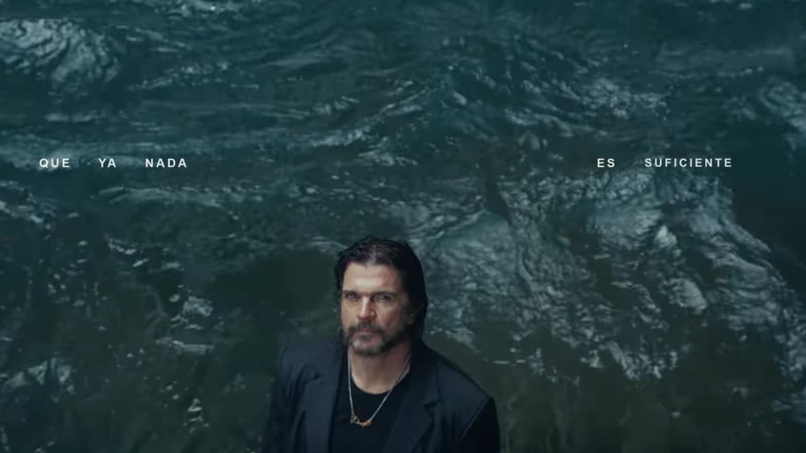 Juanes en Catarata Río Fortuna, San Carlos