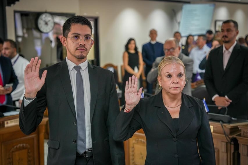 Rafael González, ex miembro del Juntos, es el nuevo presidente del Concejo Municipal de San José. A la derecha, Katia Solano, del PLN, será la vicepresidenta.