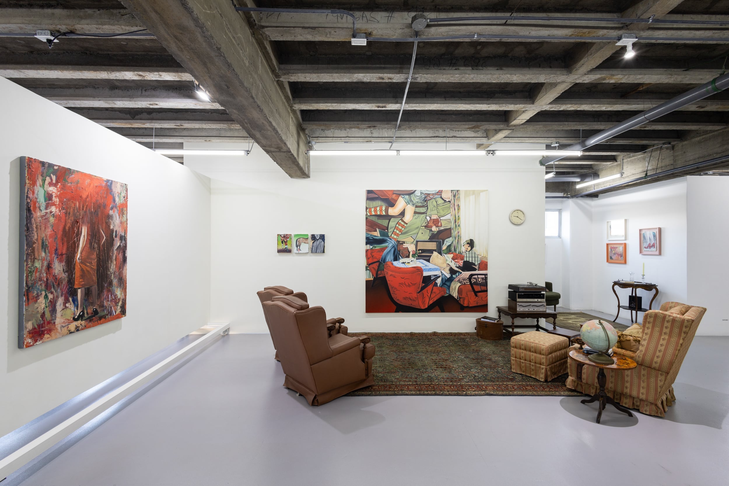 En “Anamorfosis: pequeñas fracturas”, instalada en la sala principal, el artista Emmanuel Rodríguez Chaves explora la imprevisibilidad del futuro.