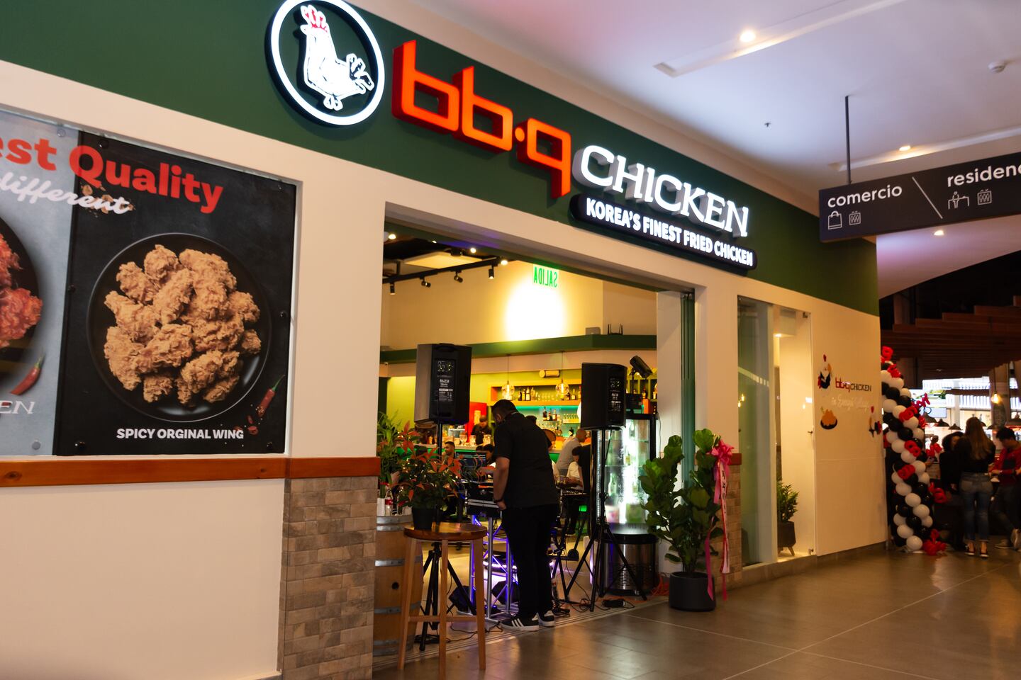 Con inversión de $2 millones franquicia coreana ‘BBQ Chicken’ inicia ...