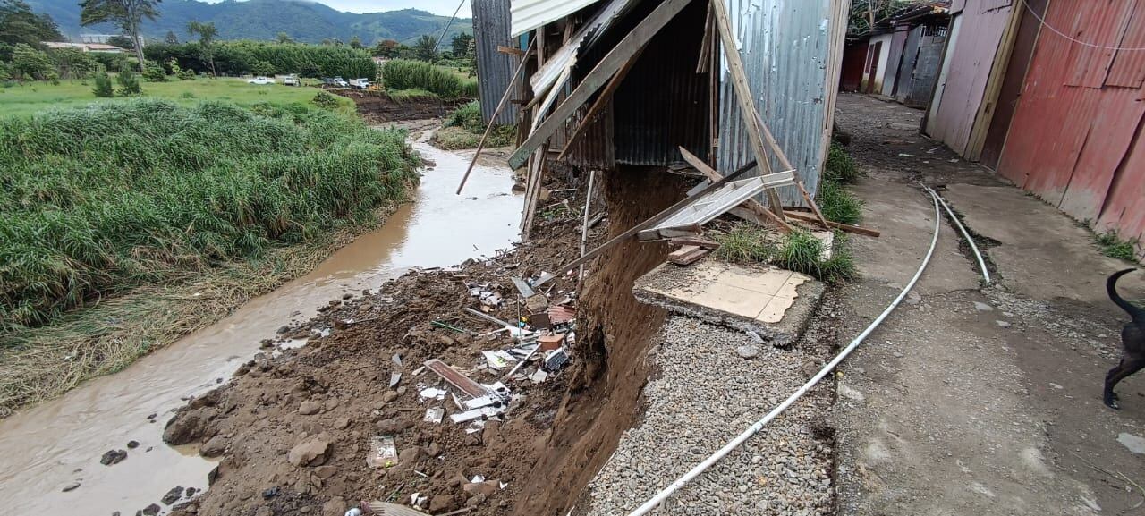 Afectados por inundaciones en Cartago
