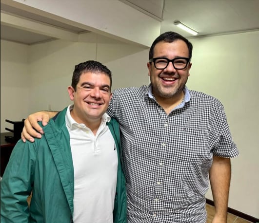 Álvaro Ramírez nombró a Cesar Rodríguez (derecha) como su nuevo jefe de campaña.