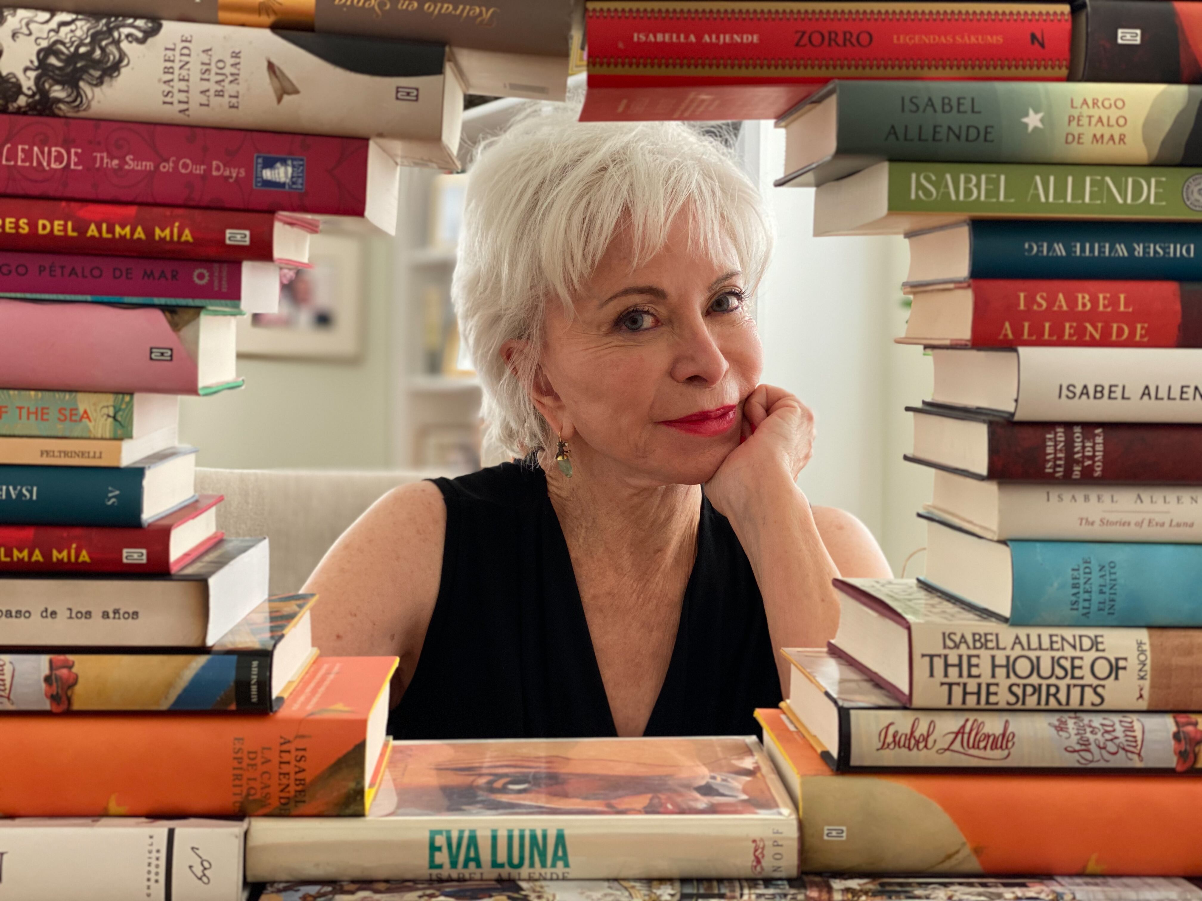 Isabel Allende publicó su primera novela, 'La casa de los espíritus', en 1982.