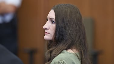 Caso Lindsay Clancy: Juez declara juicio nulo en acusación de infanticidio, pero suspende ejecución del fallo