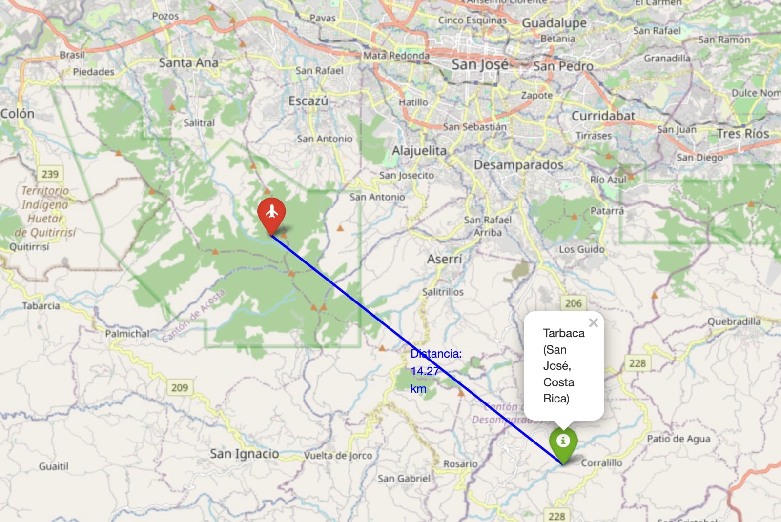 Mapa indicando la distancia entre Tarbaca, Aserrí, y el sitio del accidente aéreo en los cerros de Escazú, destacando una distancia aproximada de 14,27 kilómetros.