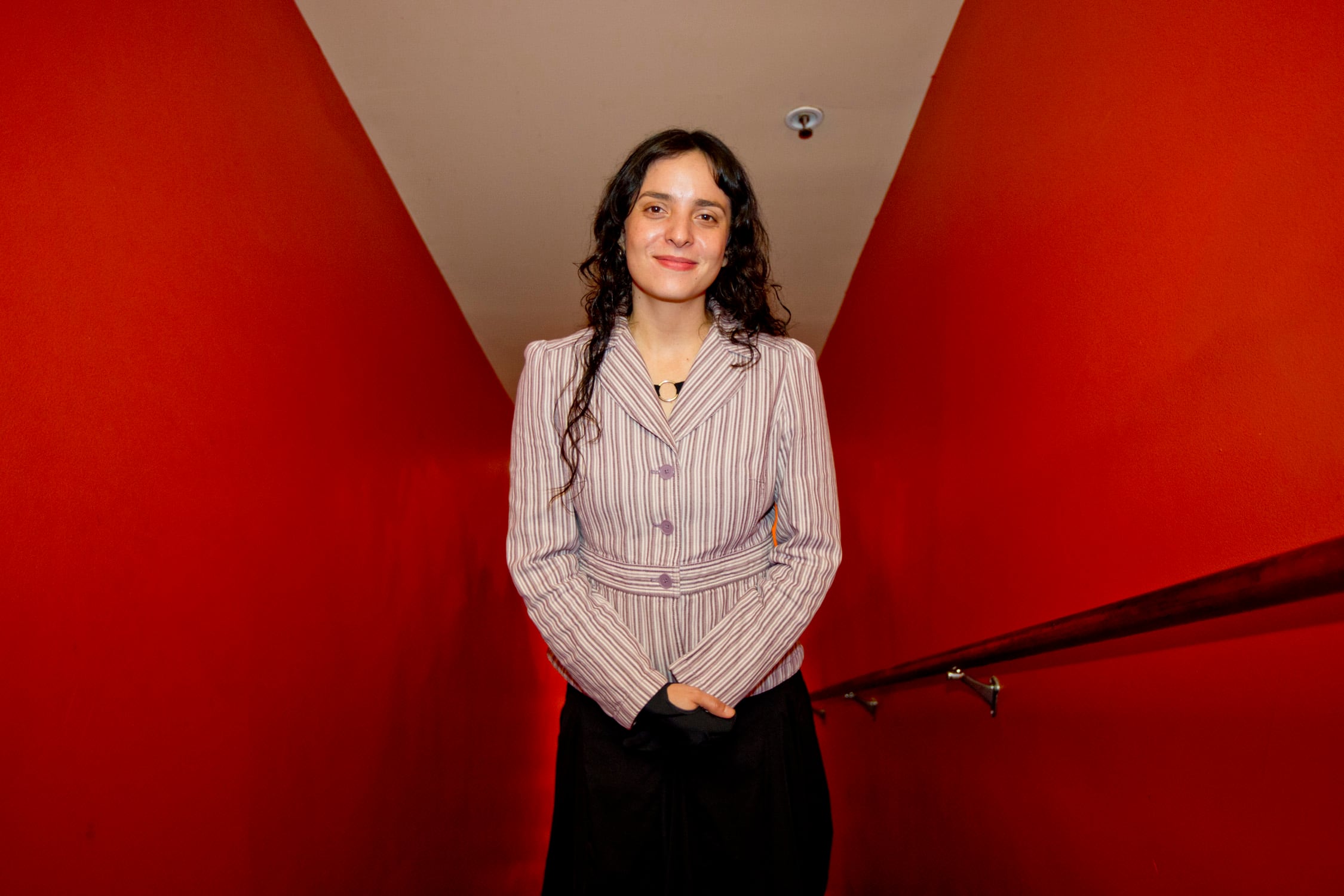 La directora costarricense Kim Torres presenta 'Si no ardemos, cómo iluminar la noche'.