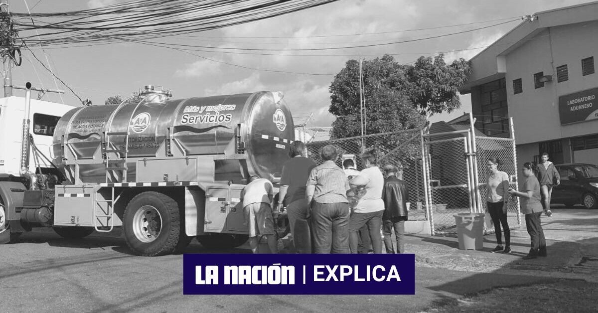 Los camiones cisterna provisionan con agua a las comunidades con agua con hidrocarburos.