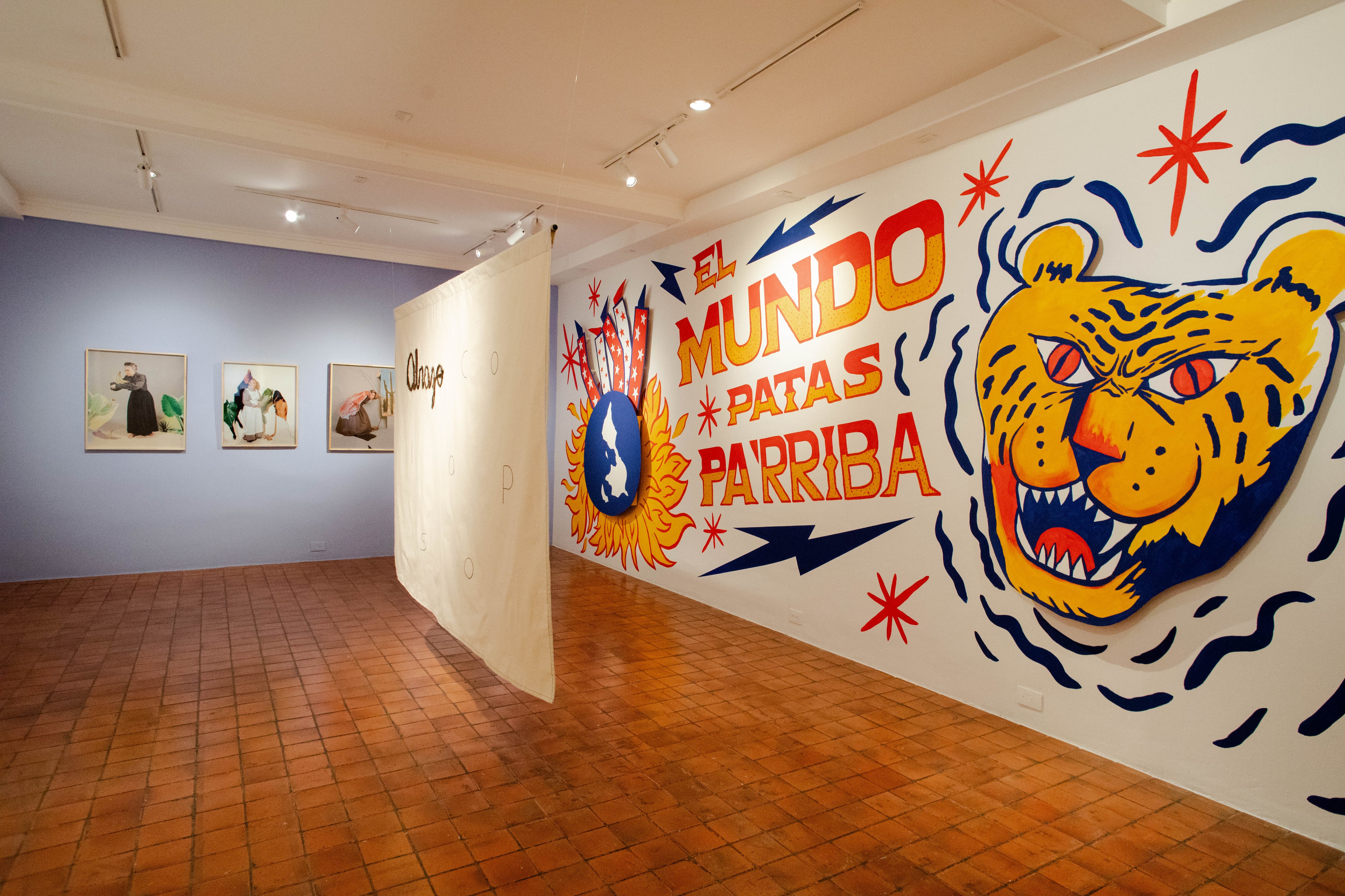 'El mundo patas arriba' es obra gráfica de Claudio Corrales, exhibida en el Centro Cultural de España en 'Acciones gráficas incontrolables'.
