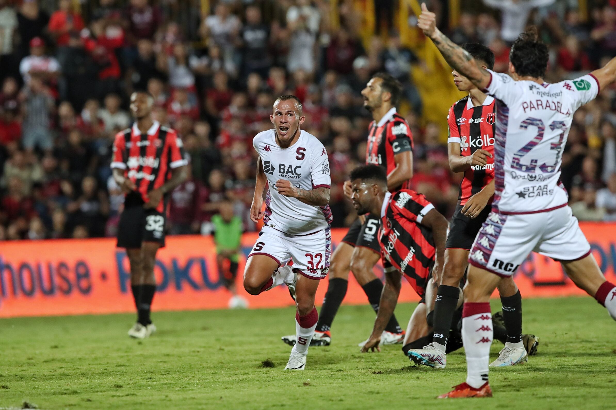 20/04/2024/  Clásico Nacional entre Liga Deportiva Alajuelense vs Deportivo Saprissa por la jornada 19 del torneo clausura de la Liga Promerica en el estadio Alejandro Morera Soto / Foto John Durán