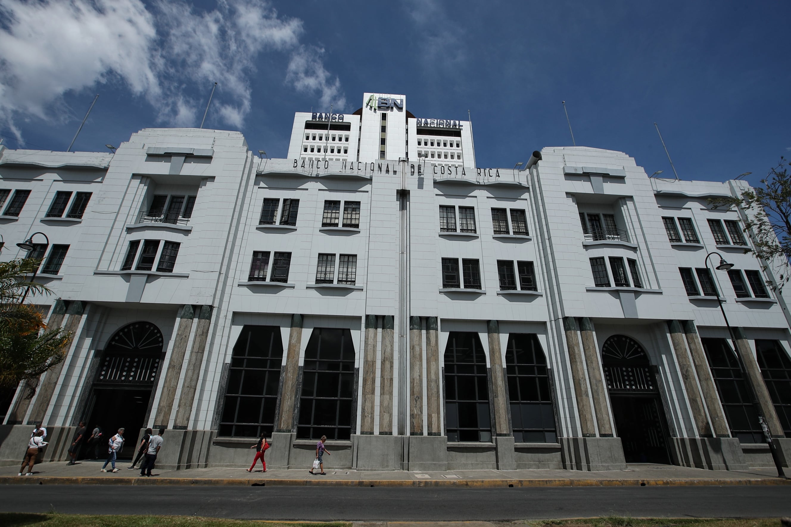 13/02/2024/ recorrido por bancos. Diferentes ángulos de sus fachadas / en la imagen Banco Nacional sucursal principal en San José centro / Foto John Durán
