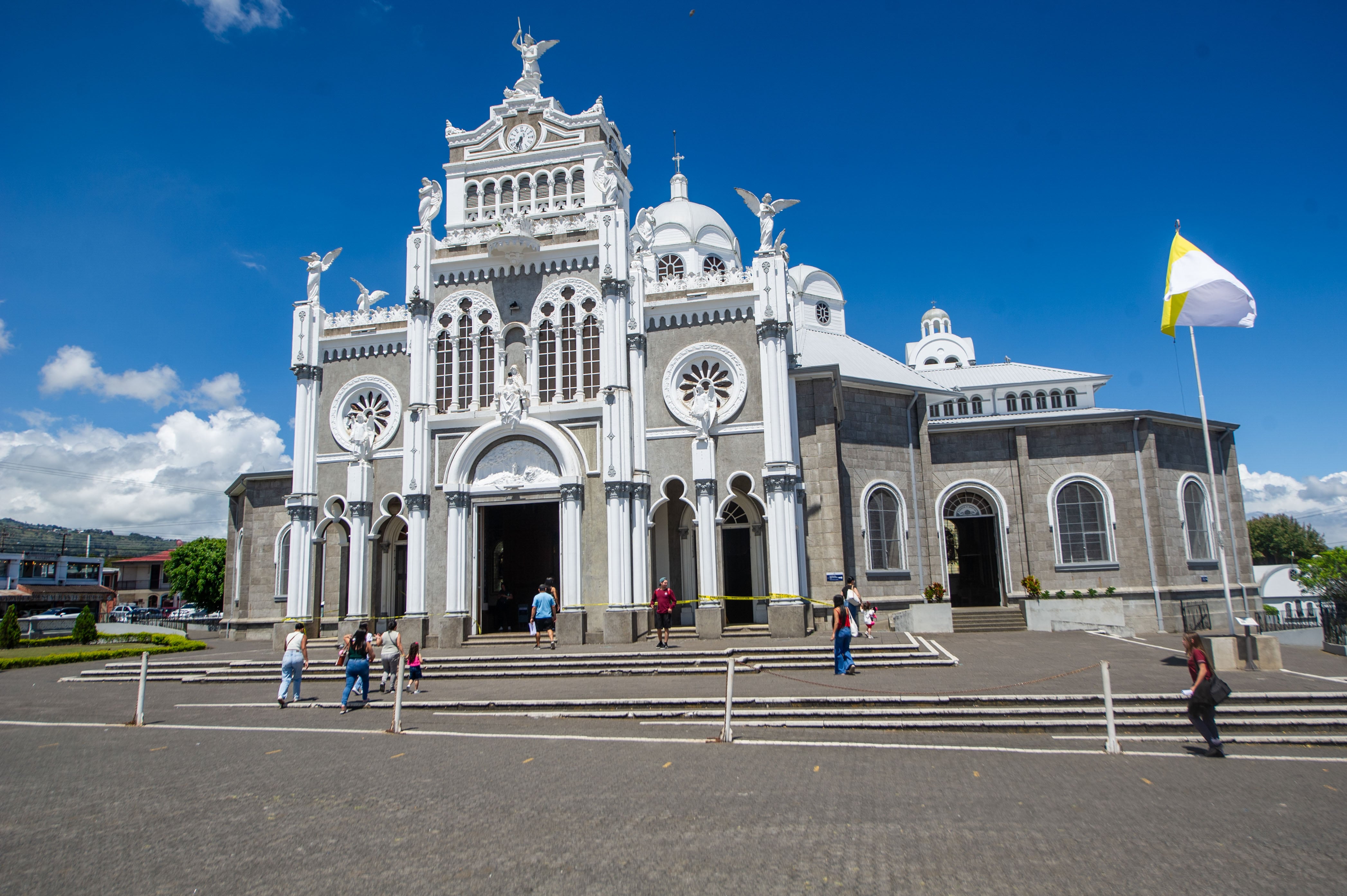 20/04/2026 Cartago, Basílica de los Angeles, Conmemoración del Centenario de la Coronación Pontificia de la imagen de Nuestra Señora de los Angeles, Patrona de Costa Rica, 1926 - 2026, entrevista con Pbro Ricardo Cerdas Guntanis, fotografía: Marvin Caravaca.