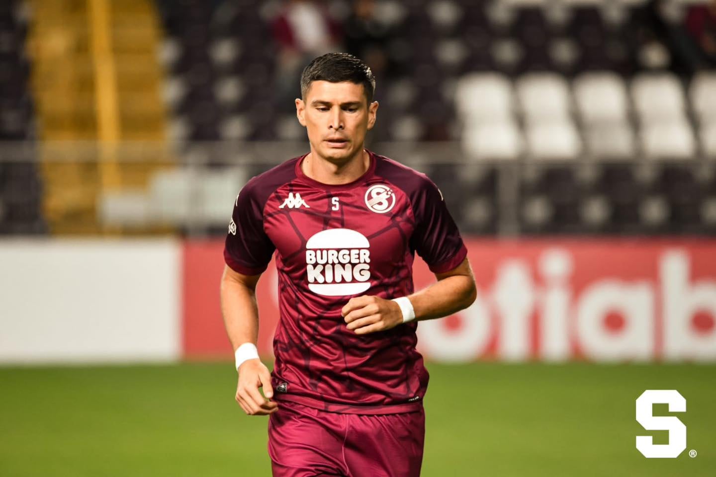 Joseph Mora no esperó ni tres minutos para abrir el marcador