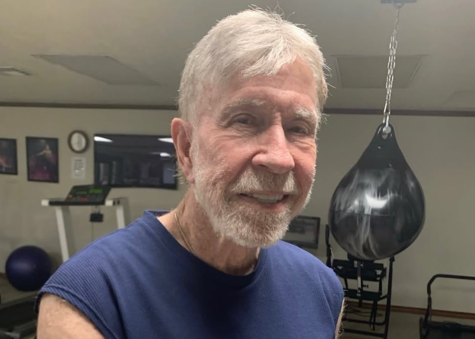 Una publicación de Chuck Norris días antes de su muerte genera impacto. Su mensaje y video hoy se interpretan como despedida.