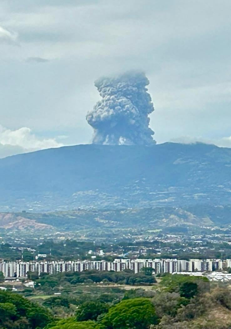 Erupción fuerte del volcán Poás