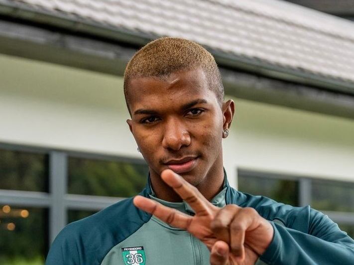 Jeyland Mitchell ya se integró a la pretemporada del Feyenoord. Este fue el movimiento más mediático de Costa Rica. Fotografía: Feyenoord