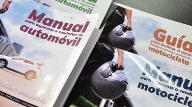 Nuevos manuales del conductor entran en vigor y cambiarán la prueba teórica