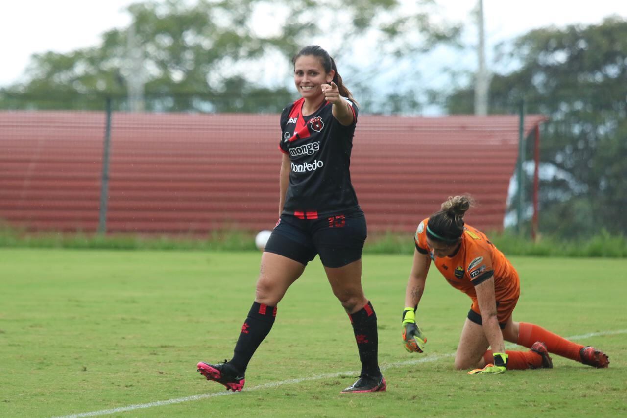 Alajuelense - DImas Escazú