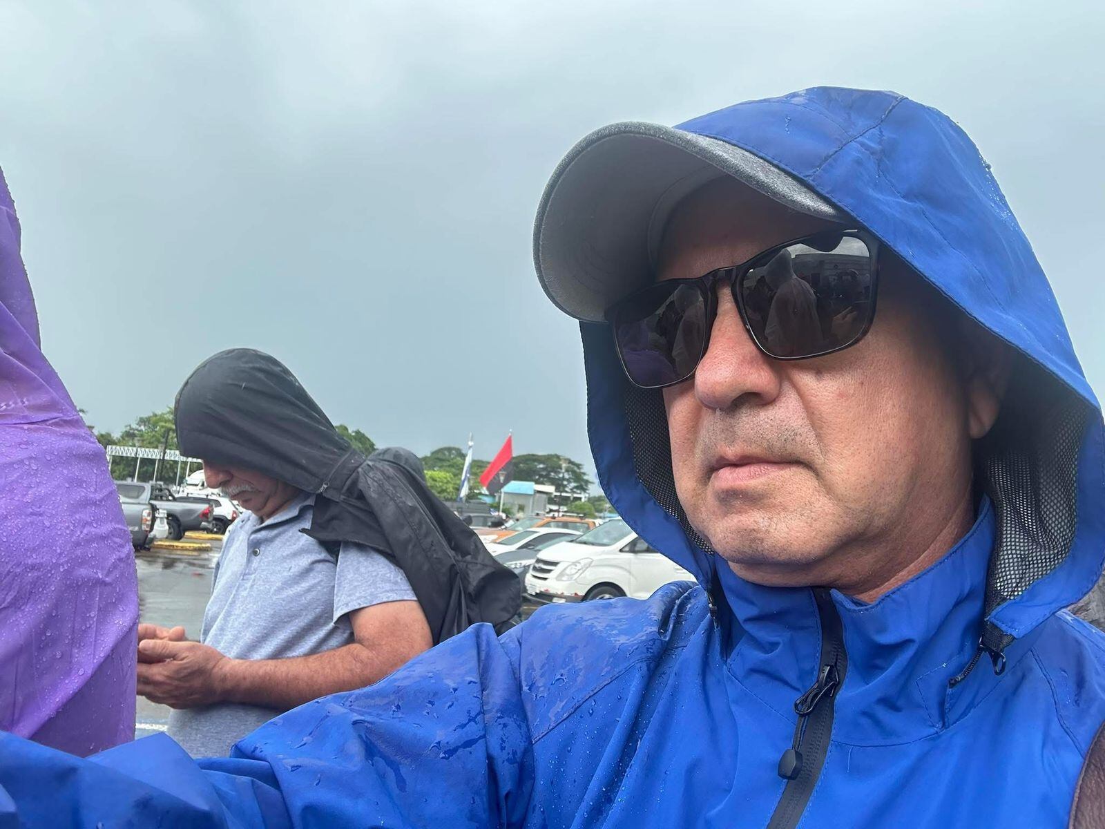 Adrián Quirós se hizo una fotografía en la frontera entre Costa Rica y Nicaragua.