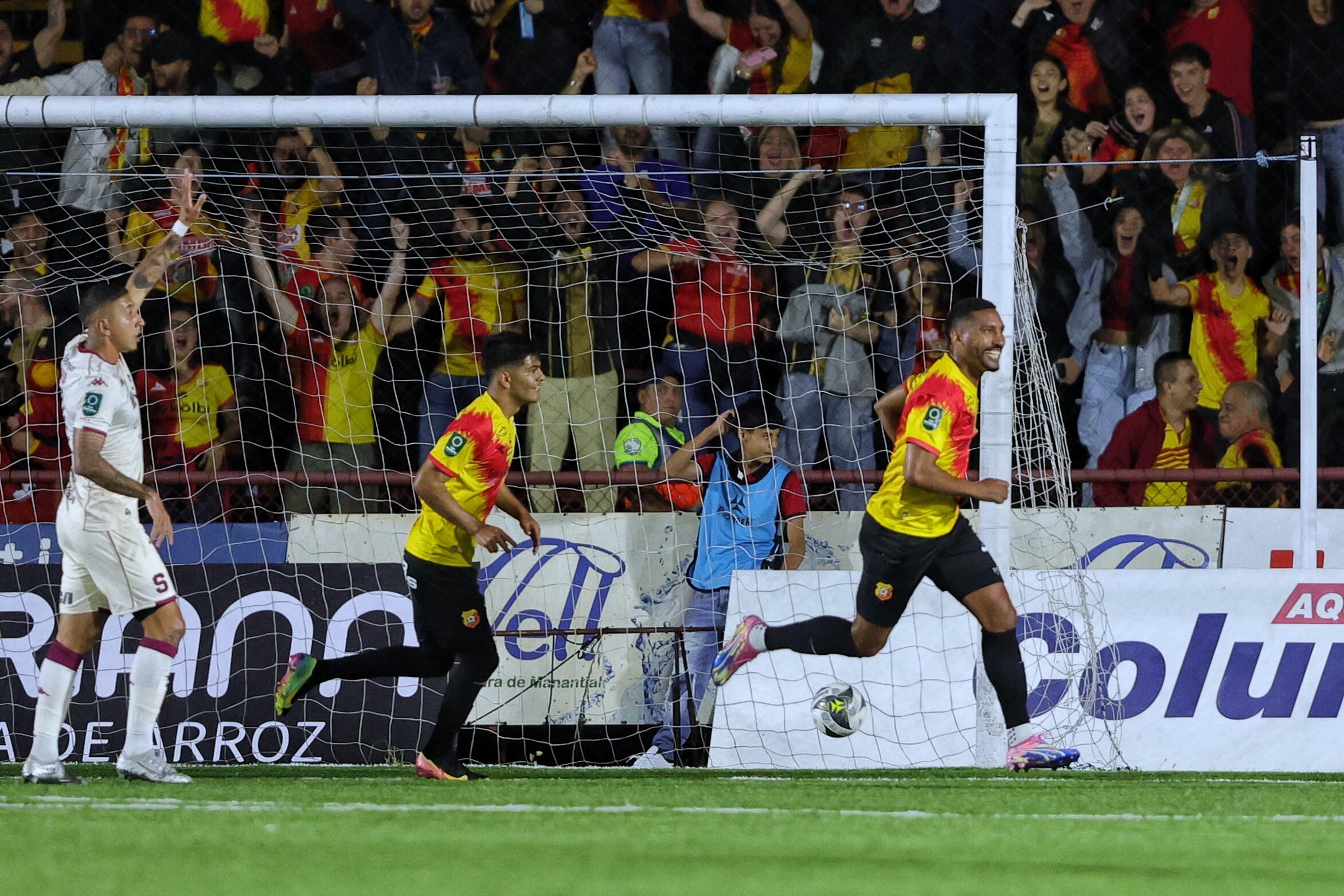 17/09/2025/ Juego entre el Club Sport Herediano vs Saprissa por el torneo apertura 2025 de la Liga Promerica en el estadio Carlos Alvarado / foto John Durán