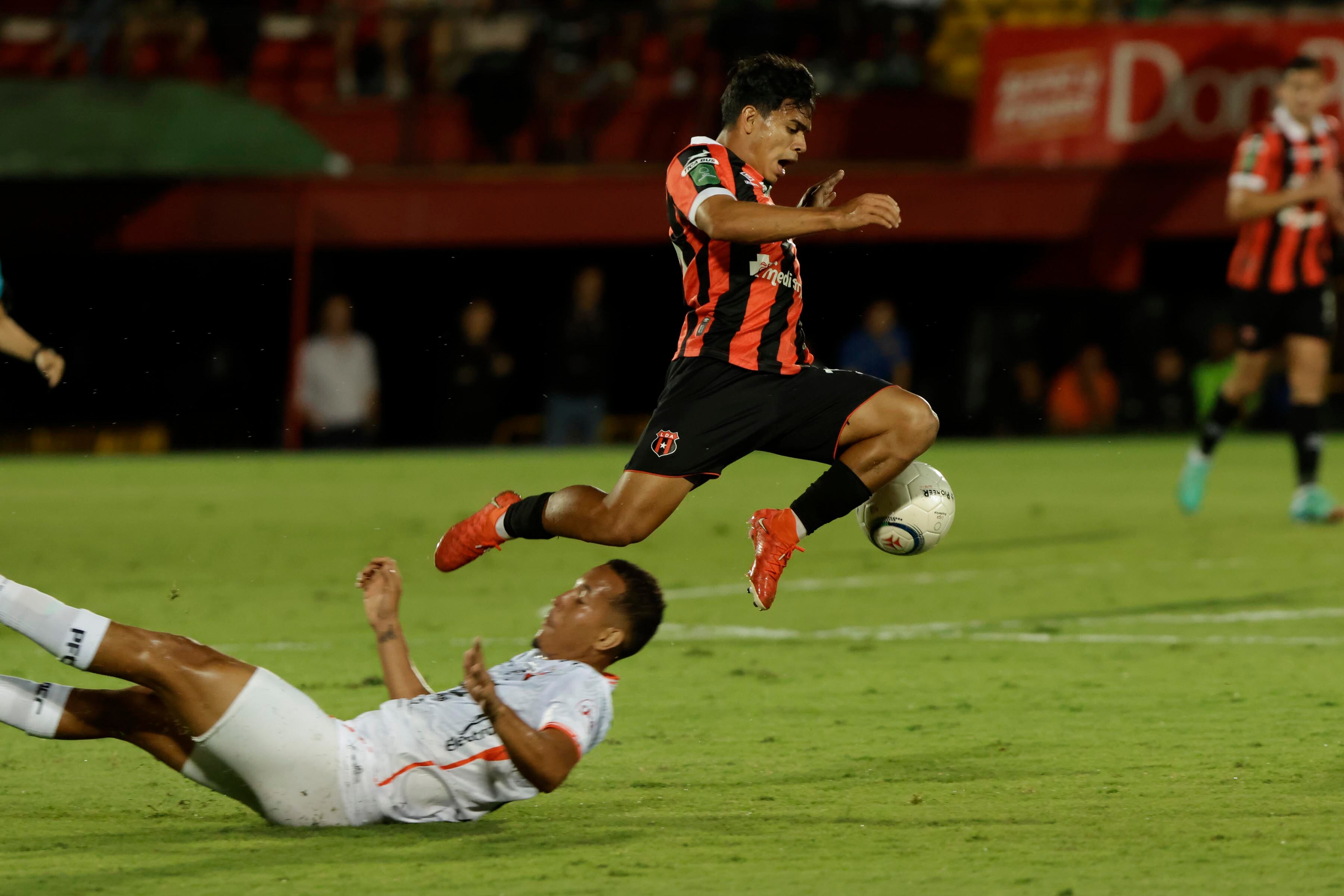 Liga vs Puntarenas - Jornada 13