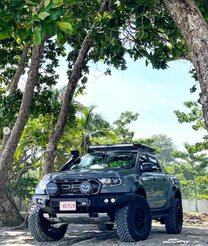 El Ford Ranger Raptor de Kevin Kirby, valorado en 30,5 millones, estaba en una propiedad en Atenas. Su dueño disfrutaba postear imágenes de su "Billy", como lo llamaba, en diferentes parajes costarricenses.