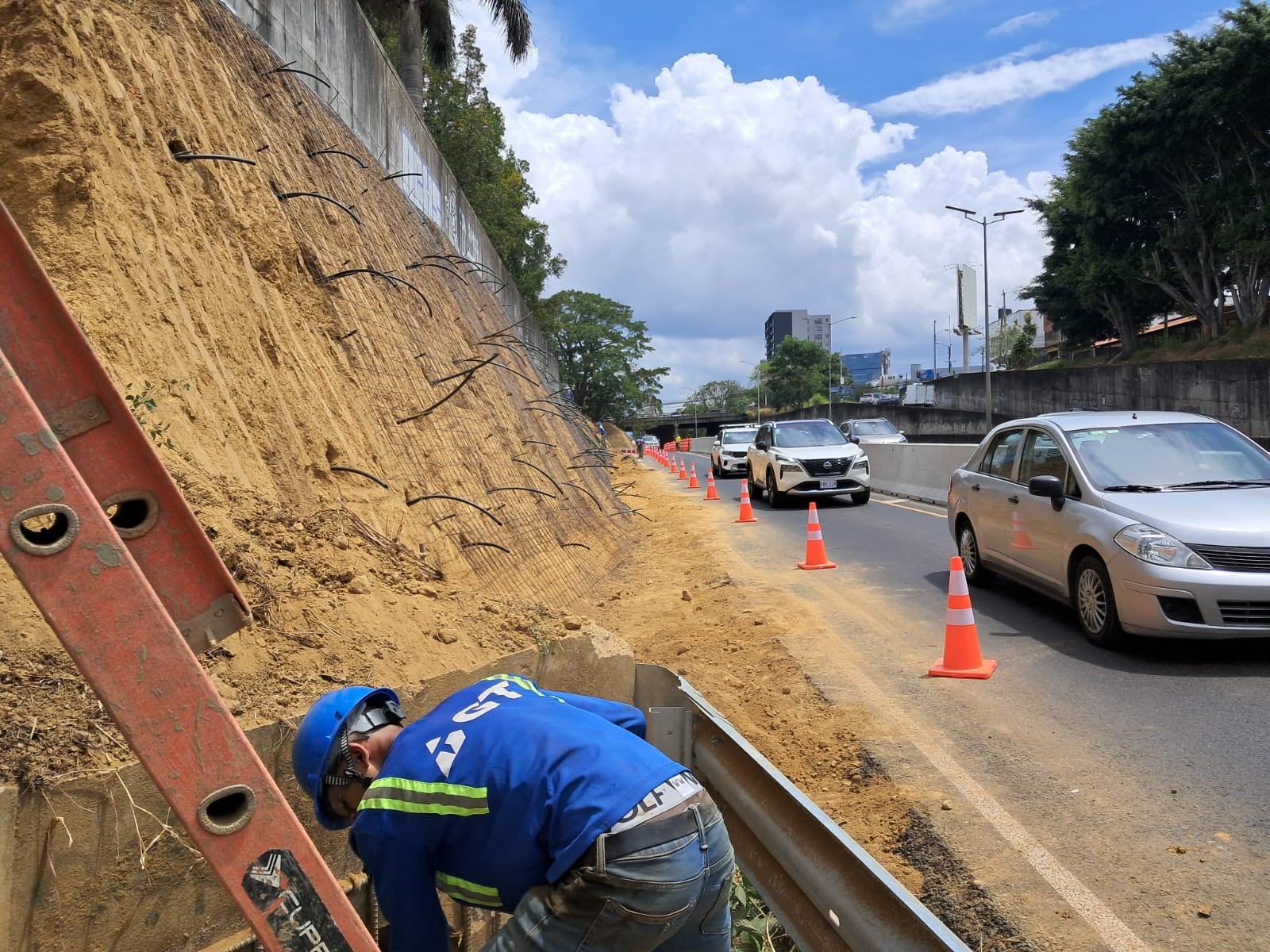CONAVI habilitó obras y cambio de rutas de la Sinagoga / foto Albert Marín