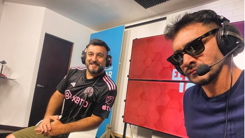 Diego Pais participa con Josue Quesada en el programa Telefono Rojo.