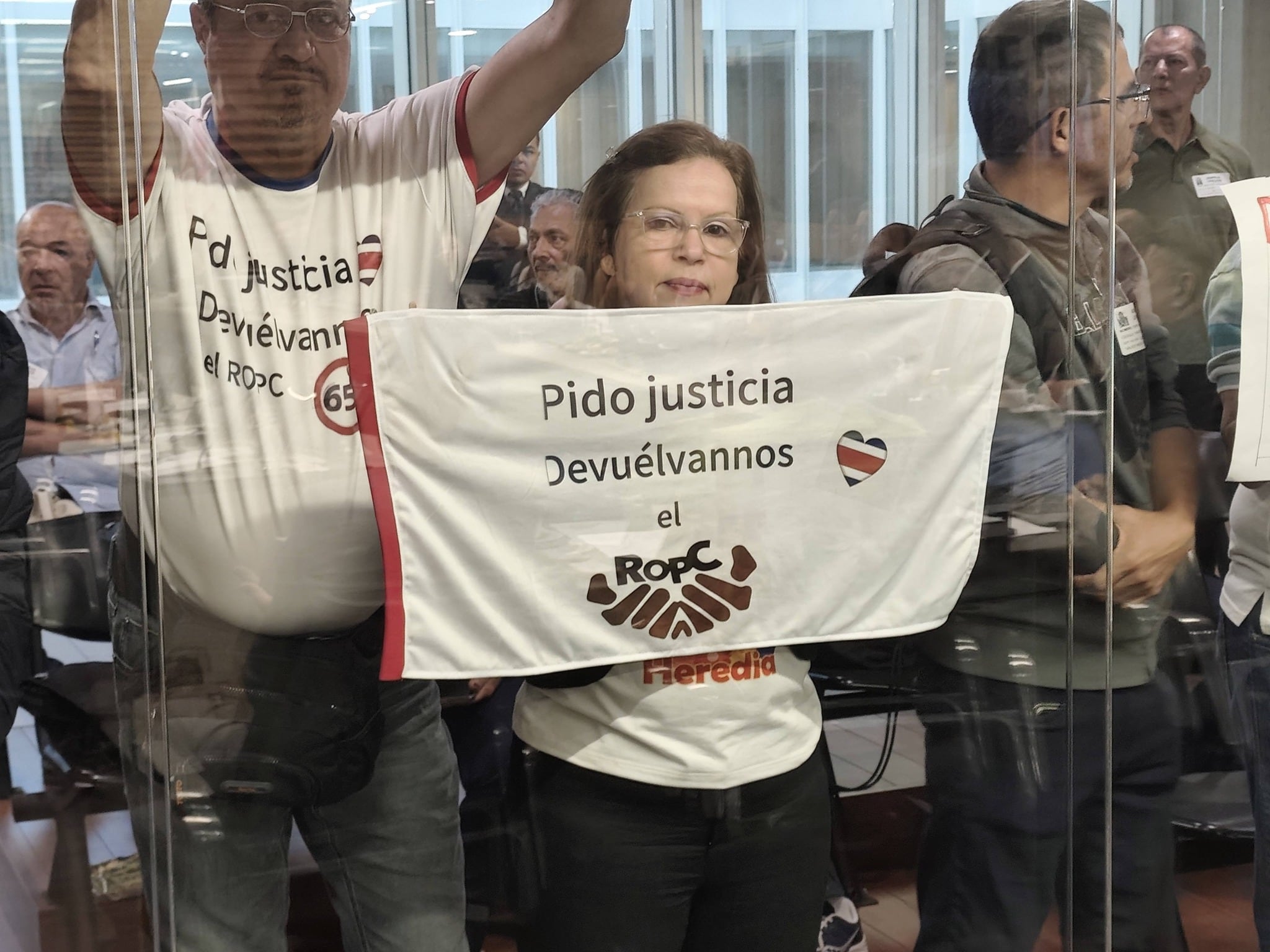 Diputados y entes técnicos libran un pulso en la mesa de trabajo de la Asamblea Legislativa, que analiza cuatro propuestas para habilitar el retiro total de los recursos del ROP.