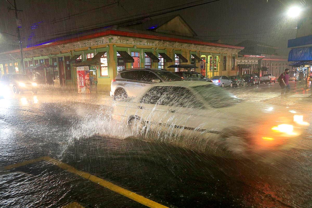 Cartago y El Guarco fueron parte de los cantones donde hubo anegamientos por el paso de la onda tropical N.° 26.