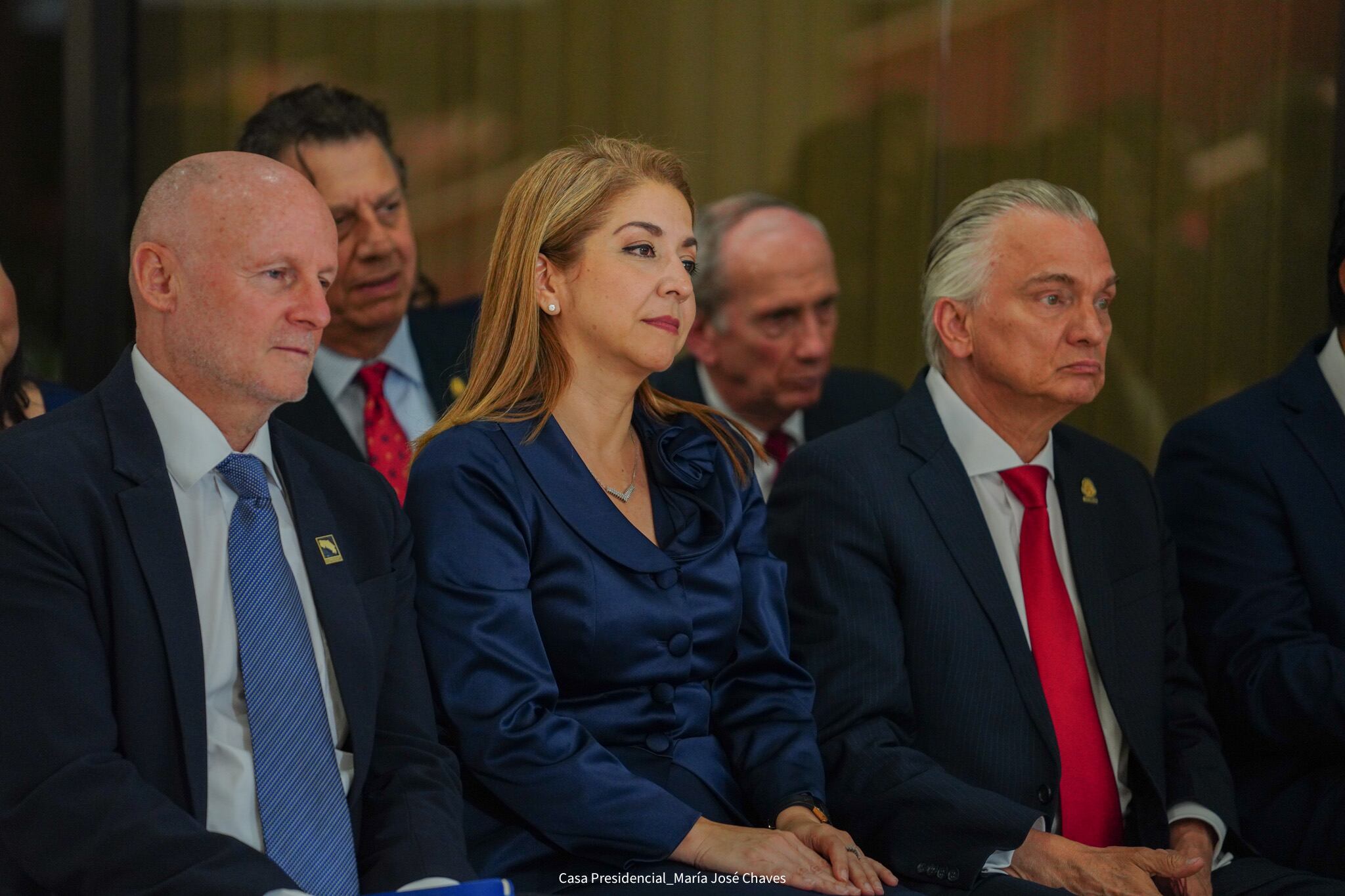 Renuncias en el gabinete de Chaves
