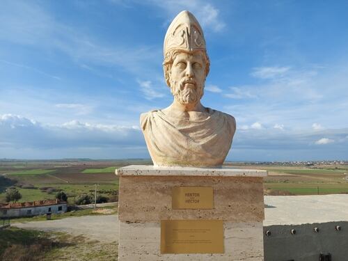 Héctor, según la mitología griega, era un príncipe troyano.