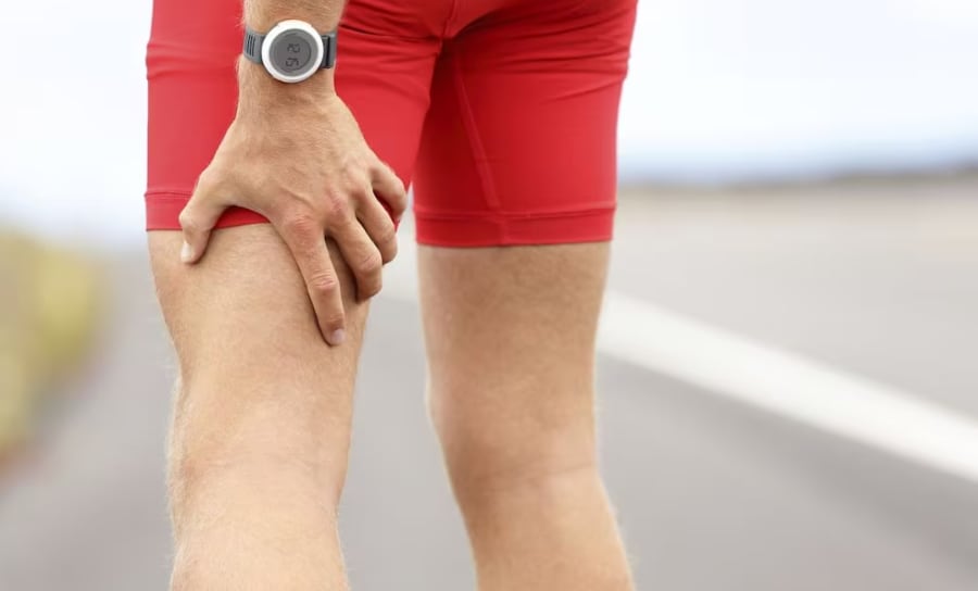 Harvard afirma que no hay evidencia científica que respalde el uso de agua tónica para calambres. Foto: El Universal/México/GDA