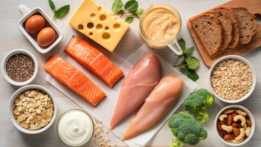 Tres proteínas clave después de los 50 años que fortalecen músculos y son fáciles de consumir