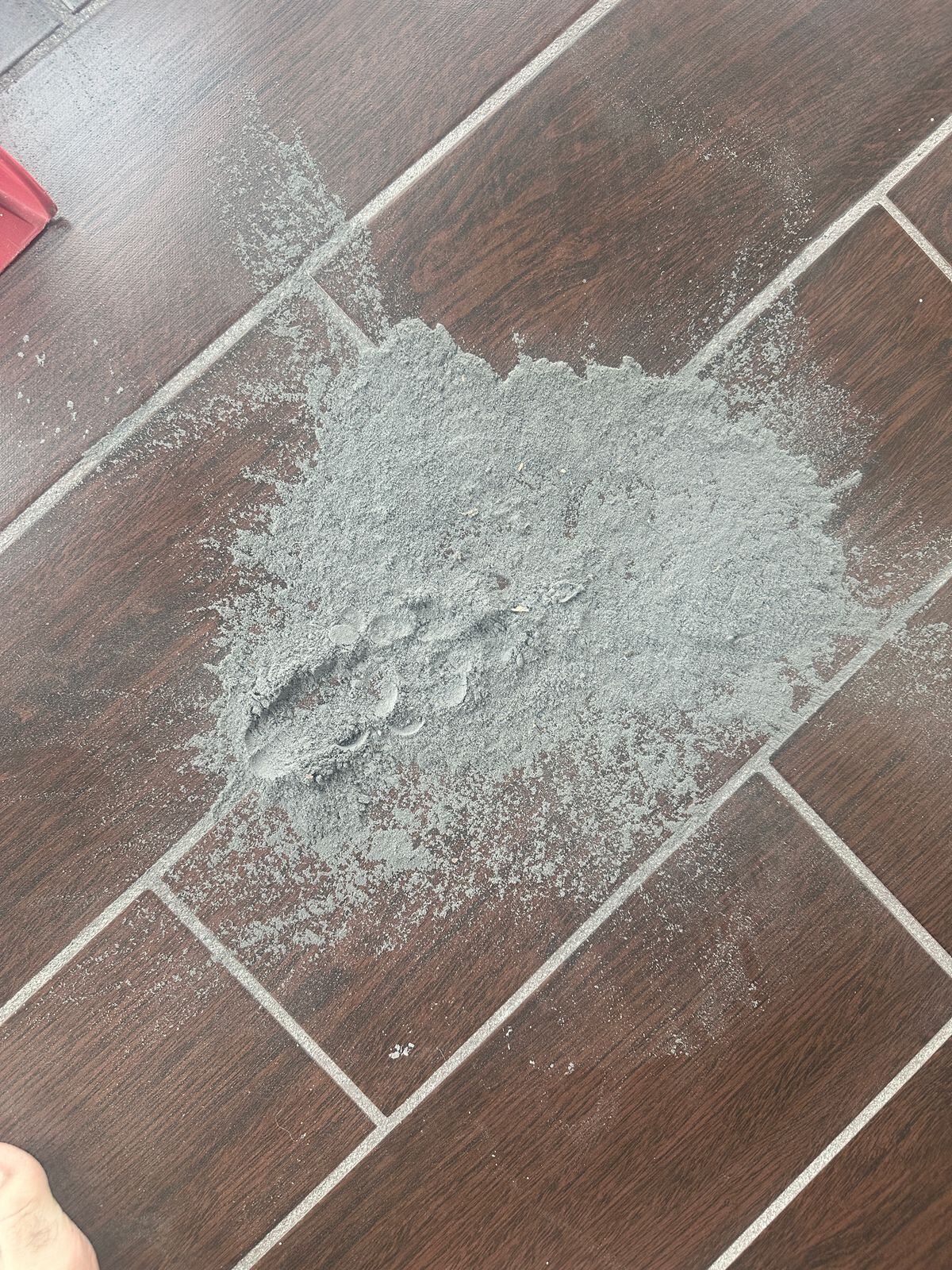 cenizas en las casas de Grecia por Poás,