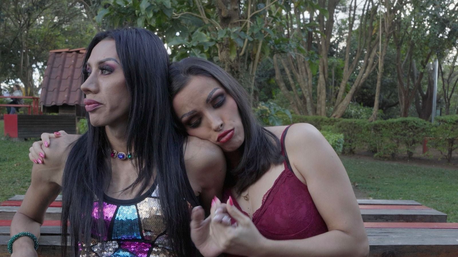 Natalia Porras y Melissa Vargas forman parte del proyecto 'Madre Carajo'.