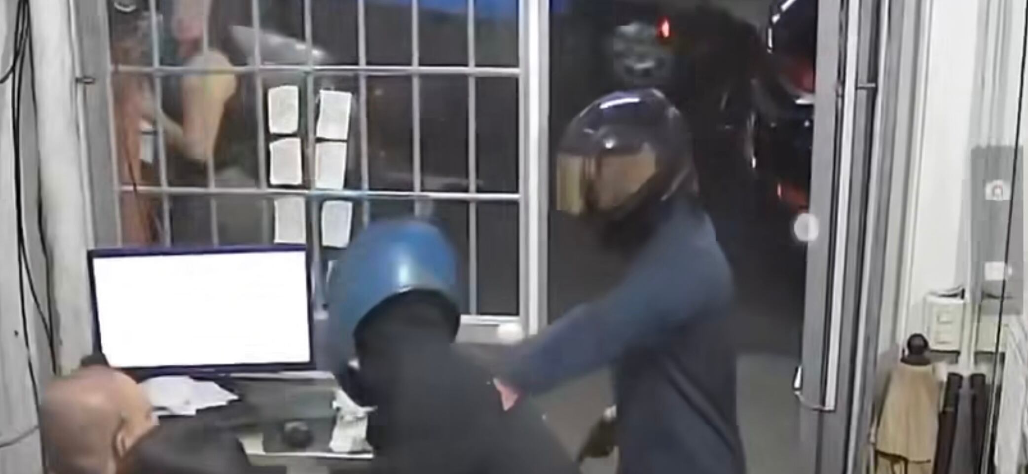 Asalto en San Carlos