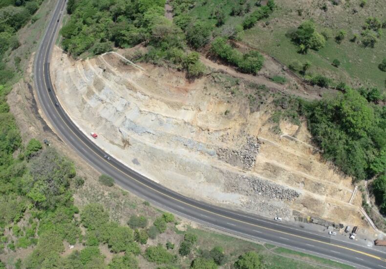 Según el Lanamme desde el 2010 se han registrado 63 deslizamientos y hay varios puntos que aún presentan vulnerabilidad. Foto: Lanamme.